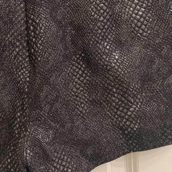 Express metallic snakeskin print black skort. - Picture 5 of 9